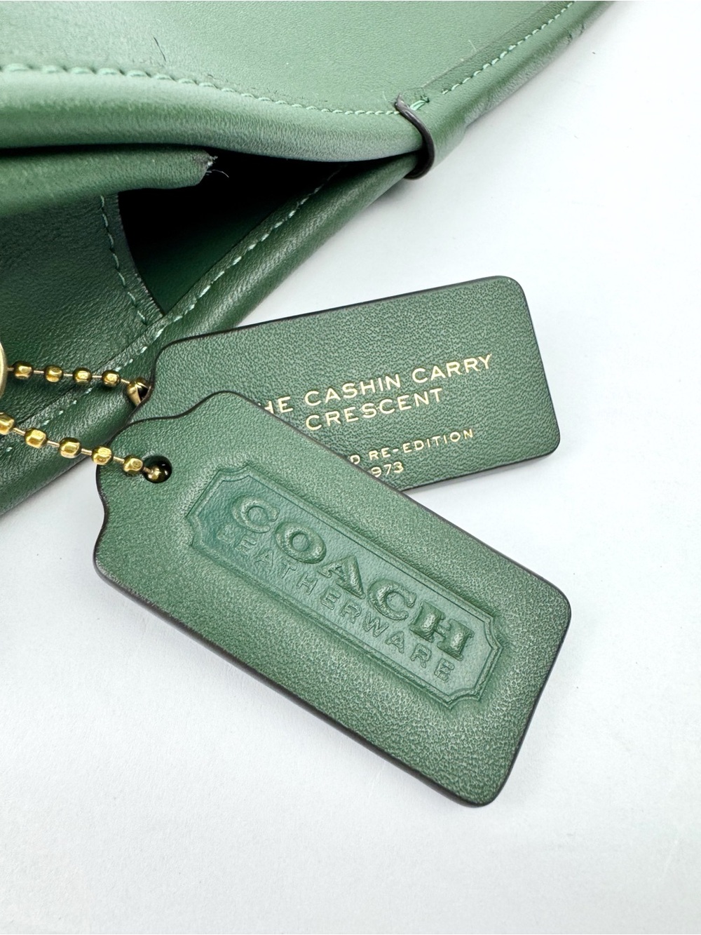Coach Cashin Crescent Green Glovetanned Leather Shoulder Bag Gold Hardware - Picture 5 of 9